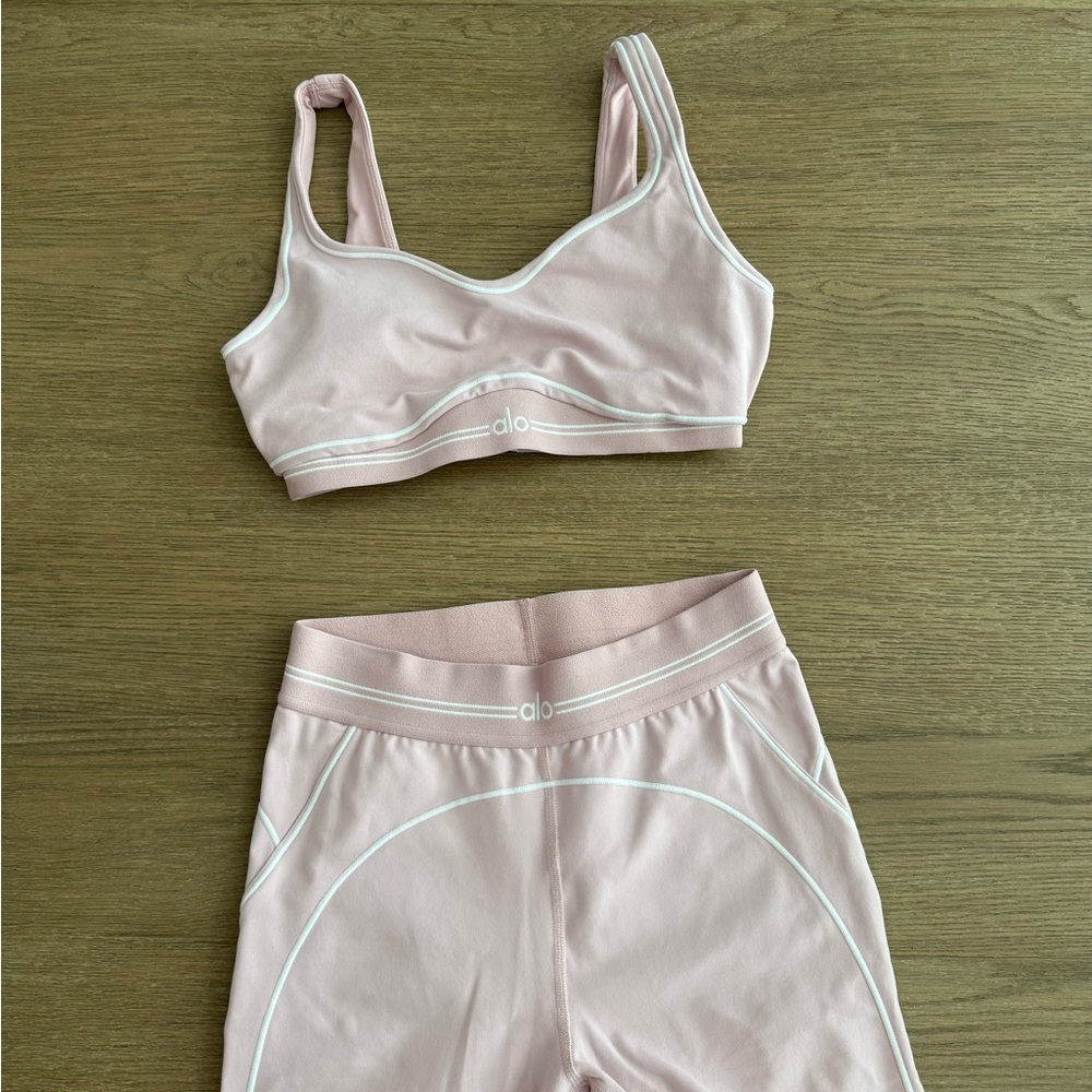 ALO Yoga Pink heart throb set
